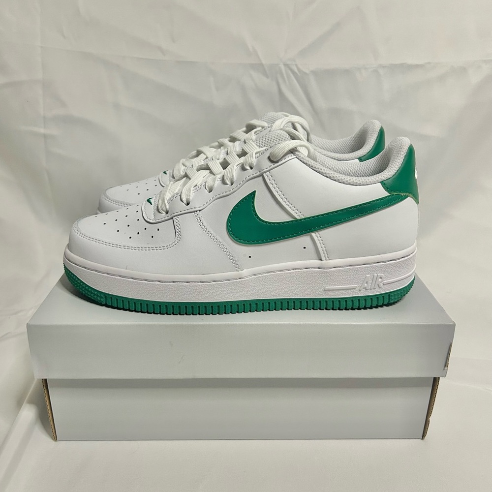 Airforce 1 low white malachite